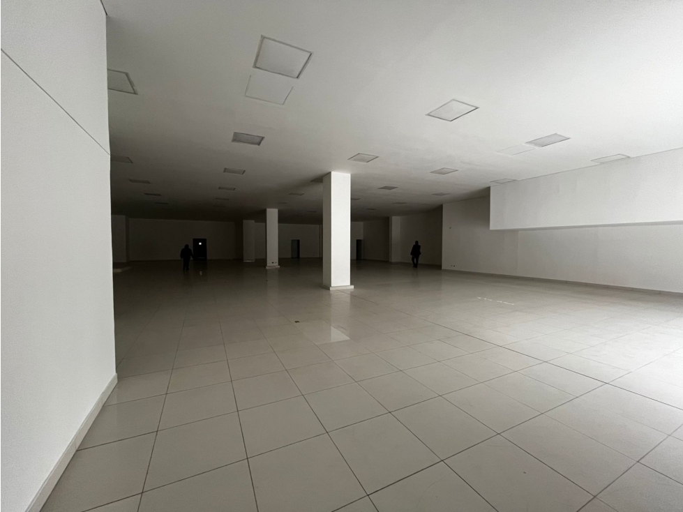 LOCAL EN ARRIENDO AVENIDA CHILE — foto 4