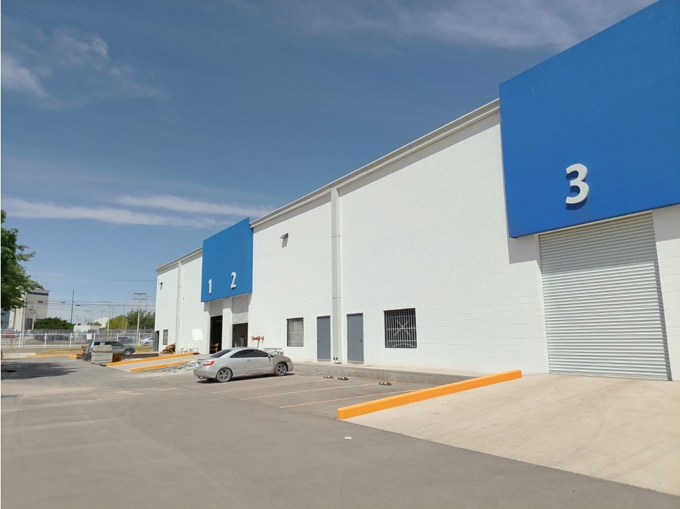 BODEGA EN RENTA DE 405 M2 EN PUERTO DE PALOS CON ANDEN COMPARTIDO - 1