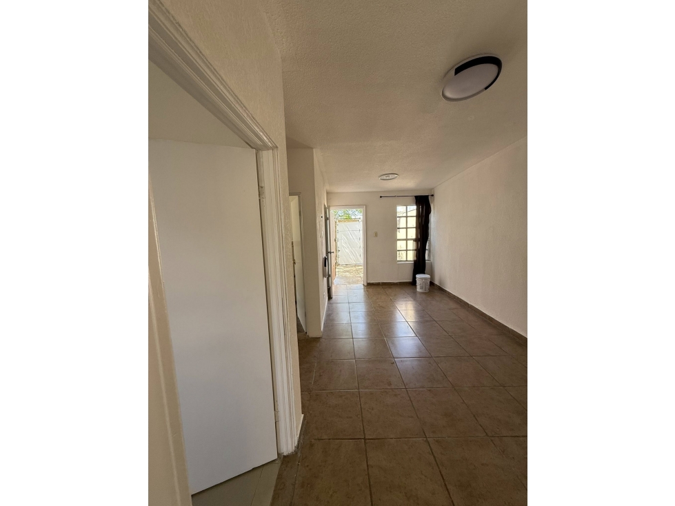 CASA EN VENTA EN LAS TORRES DE UN PISO Y RECIEN REMODELADA — foto 3