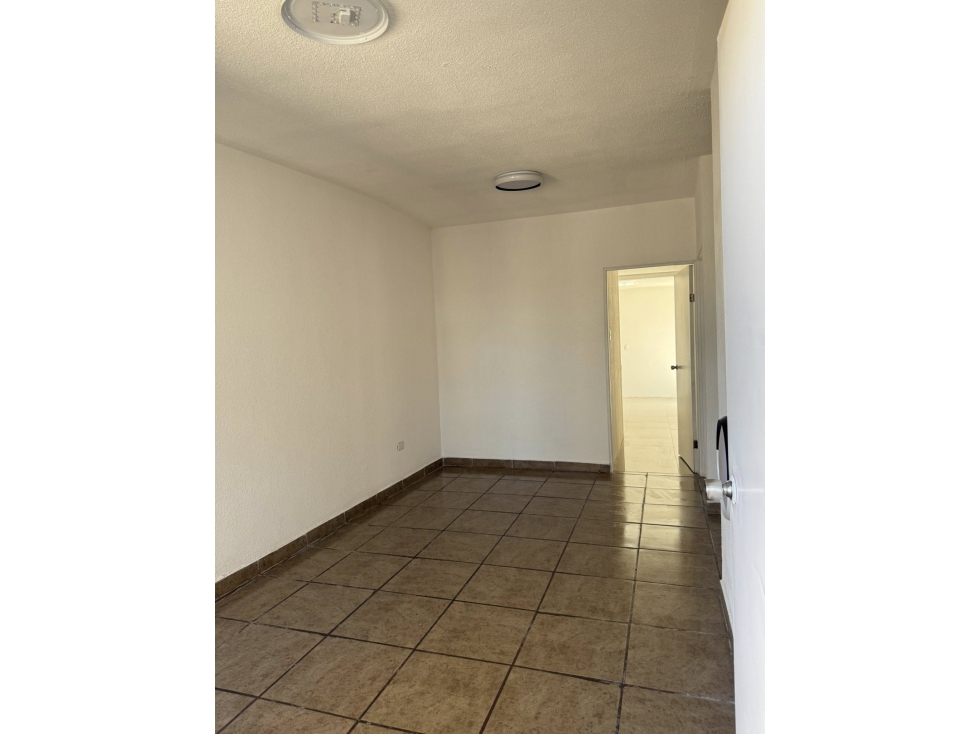 CASA EN VENTA EN LAS TORRES DE UN PISO Y RECIEN REMODELADA — foto 4
