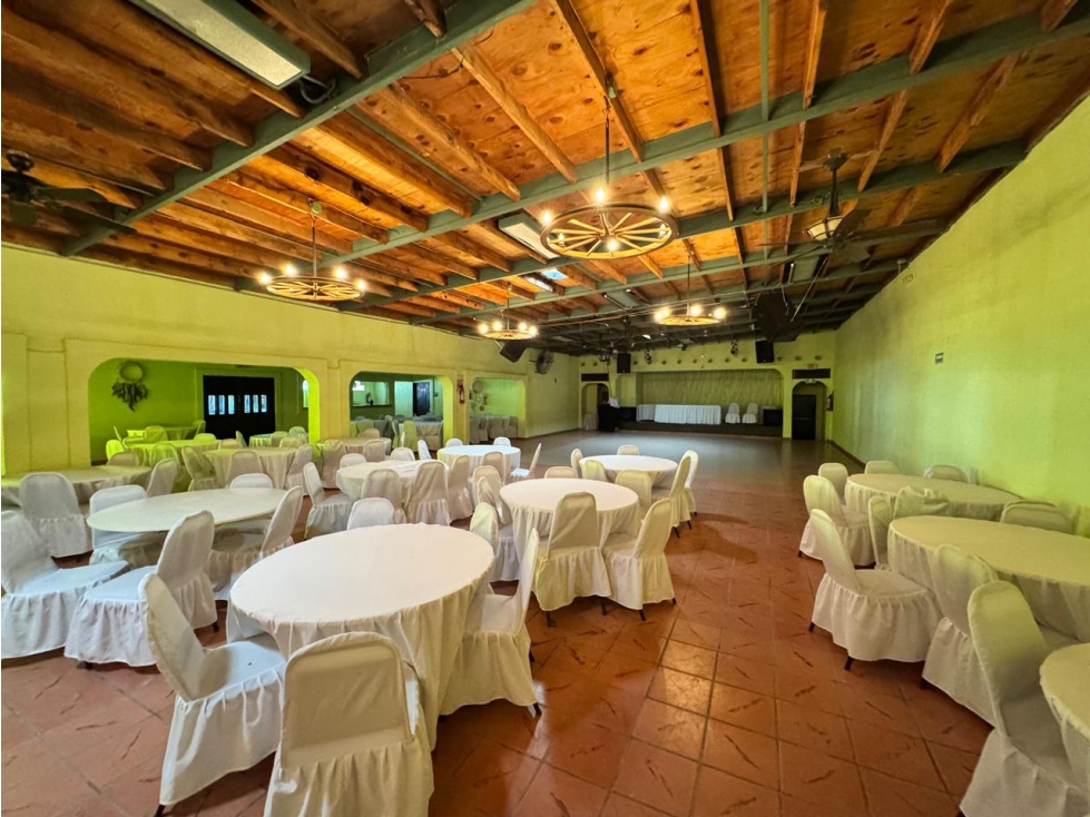 PROPIEDAD ESTILO SANTA FE CON DEPARTAMENTO Y SALON DE EVENTOS - 3