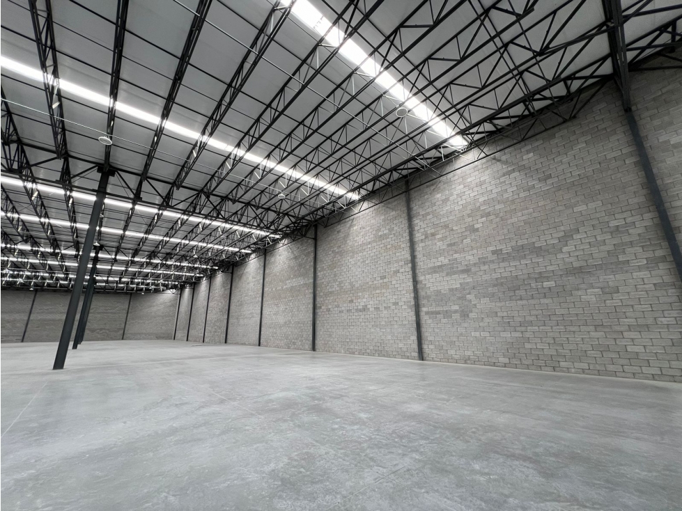 BODEGA EN RENTA DE 1500 M2 EN ZONA KM 20 CON ANDEN PROPIO — foto 6