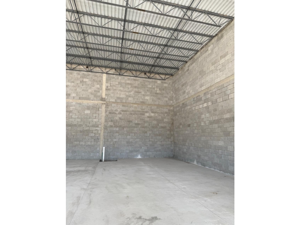 LOCAL EN RENTA DE 234 M2 EN LAS TORRES PARA SMALL SHOP — foto 6