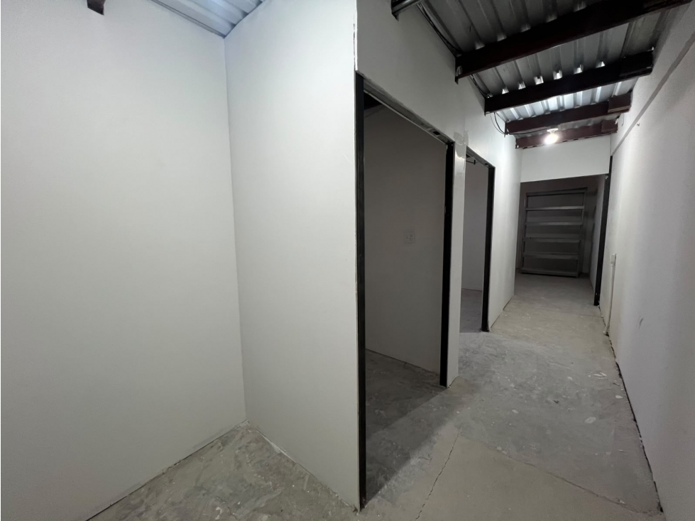 BODEGA EN RENTA DE 14 M2 ZONA AV. TOMAS FERNANDEZ CON SEGURIDAD — foto 5