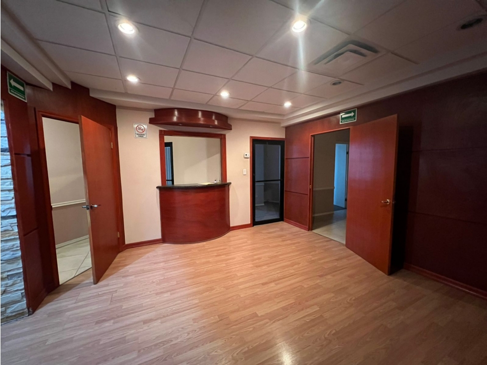 OFICINA EN RENTA DE 150 M2 ZONA AV DE LA RAZA EN PLAZA COMERCIAL