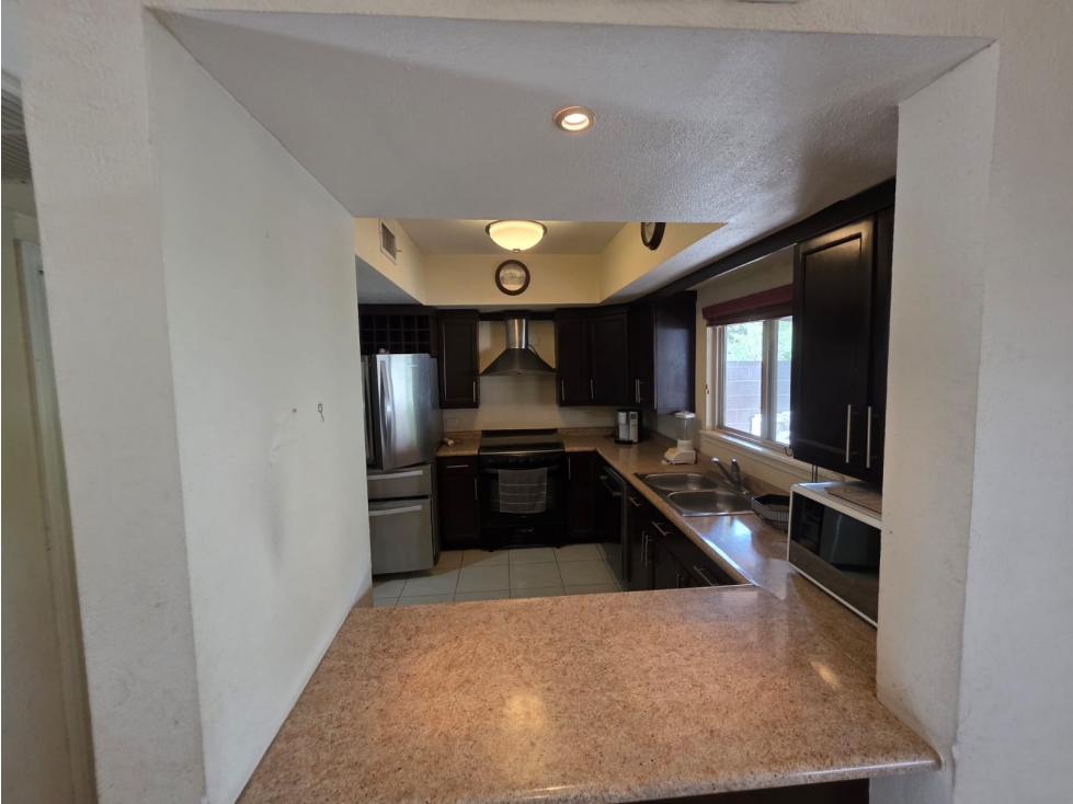 CASA EN VENTA EN SAN LORENZO Y CANTABRIA EQUIPADA Y FRENTE A PARQUE — foto 6