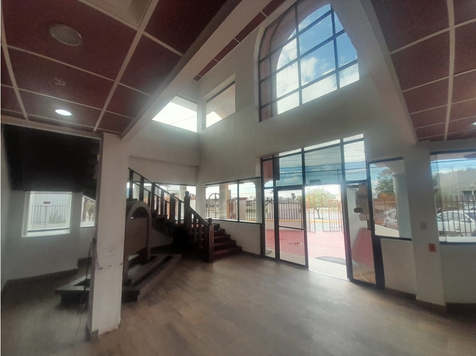EDIFICIO EN RENTA DE 588 M2 EN AVE TOMAS FERNANDEZ CON SALONES - 2