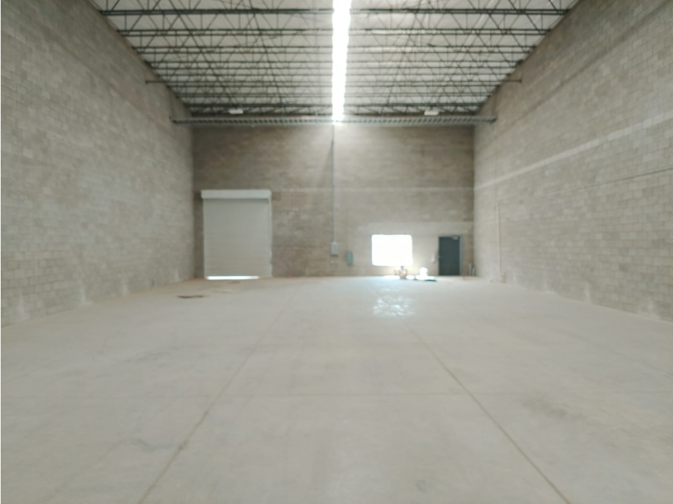 BODEGA EN RENTA DE 405 M2 EN PUERTO DE PALOS CON ANDEN COMPARTIDO — foto 4
