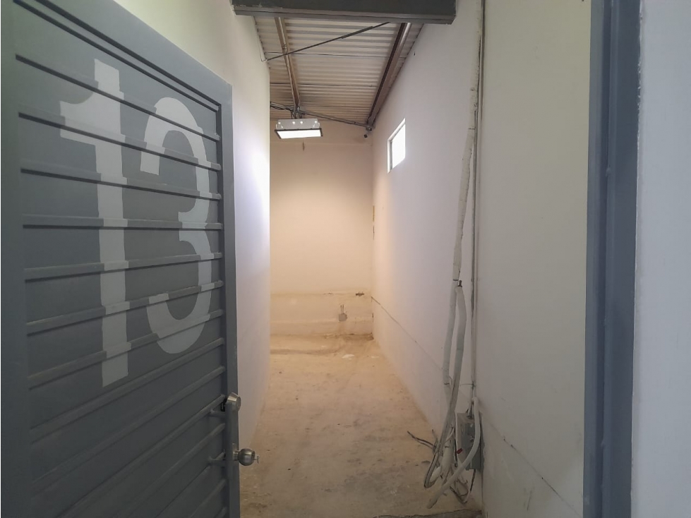 BODEGA EN RENTA DE 18 M2 ZONA AV. TOMAS FERNANDEZ, CON SEGURIDAD - 4