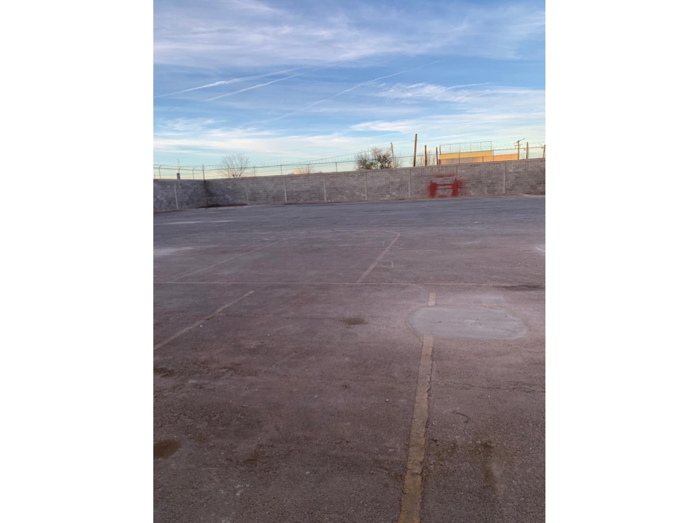 TERRENO EN RENTA DE 1750 M2 ZONA LA CUESTA BARDEADO Y PAVIMENTADO — foto 4