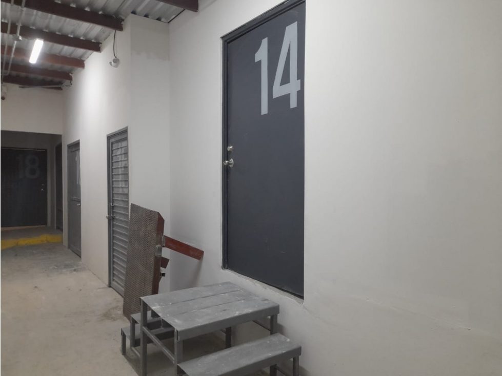 BODEGA EN RENTA DE 16 M2 ZONA AV. TOMAS FERNANDEZ, CON SEGURIDAD - 2