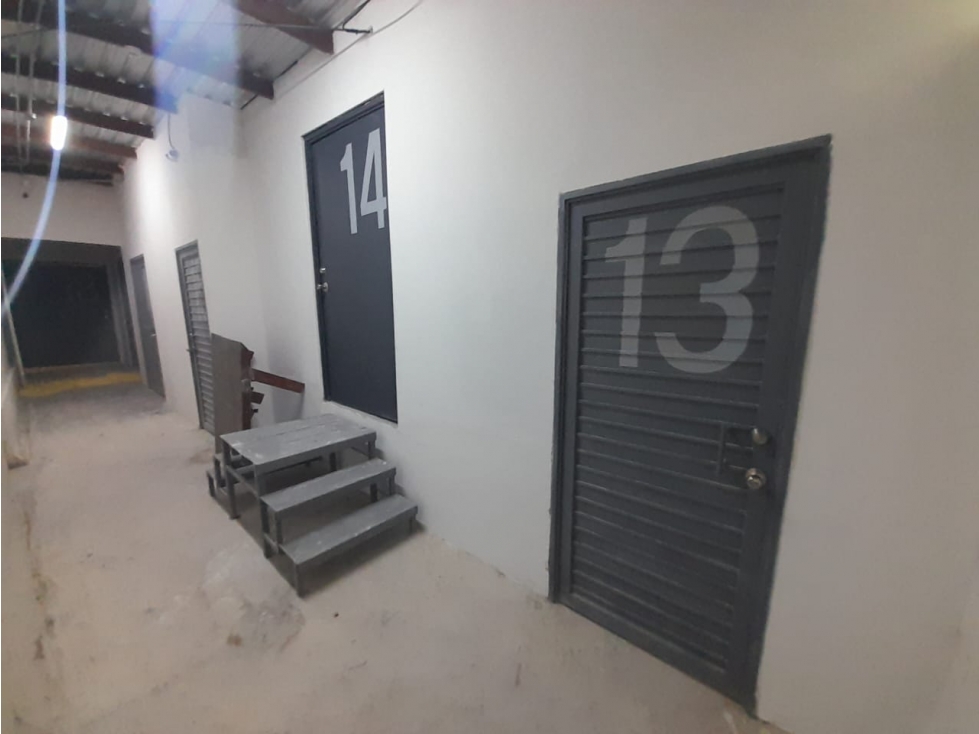 BODEGA EN RENTA DE 18 M2 ZONA AV. TOMAS FERNANDEZ, CON SEGURIDAD - 6