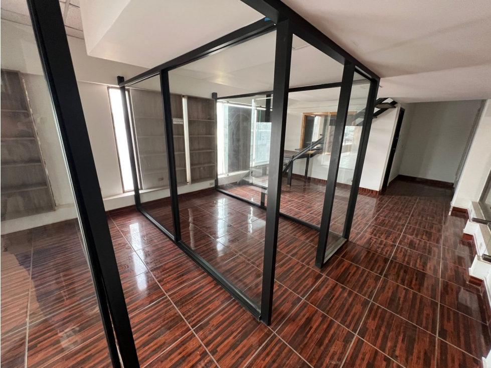 OFICINA EN RENTA DE 65 M2 AV DE LA RAZA EN SEGUNDO PISO CON MEZANINE - 3
