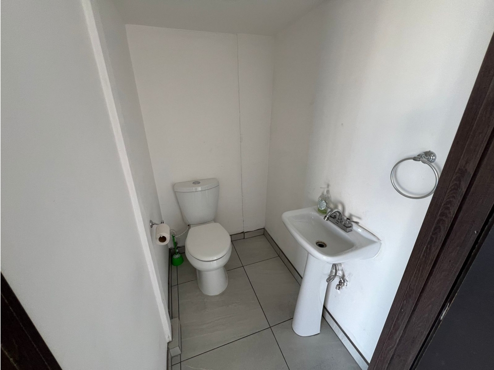 LOCAL EN RENTA ZONA JILOTEPEC CON 60 M2 EN PLAZA COMERCIAL - 6