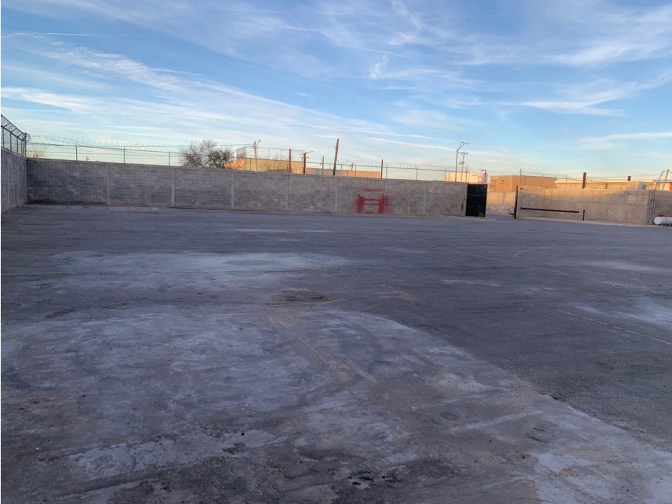 TERRENO EN RENTA DE 1750 M2 ZONA LA CUESTA BARDEADO Y PAVIMENTADO — foto 5