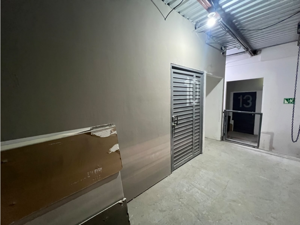 BODEGA EN RENTA DE 13.80 M2 ZONA AV. TOMAS FERNANDEZ CON SEGURIDAD — foto 4