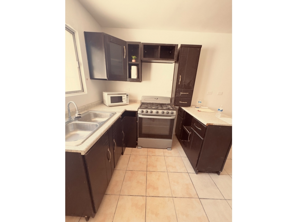 CASA EN RENTA EN FRACCIONAMIENTO PRIVADO - 6