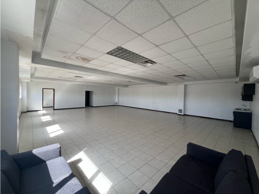 OFICINA EN RENTA DE 300 M2 ZONA OSCAR FLORES CON ESTACIONAMIENTO - 4