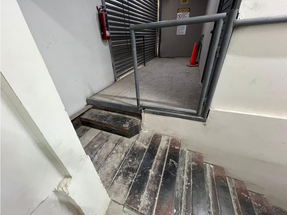BODEGA EN RENTA DE 13.80 M2 ZONA AV. TOMAS FERNANDEZ CON SEGURIDAD — foto 5