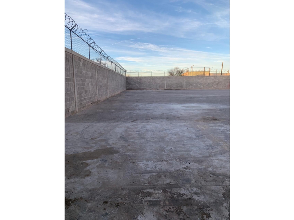TERRENO EN RENTA DE 1750 M2 ZONA LA CUESTA BARDEADO Y PAVIMENTADO — foto 3
