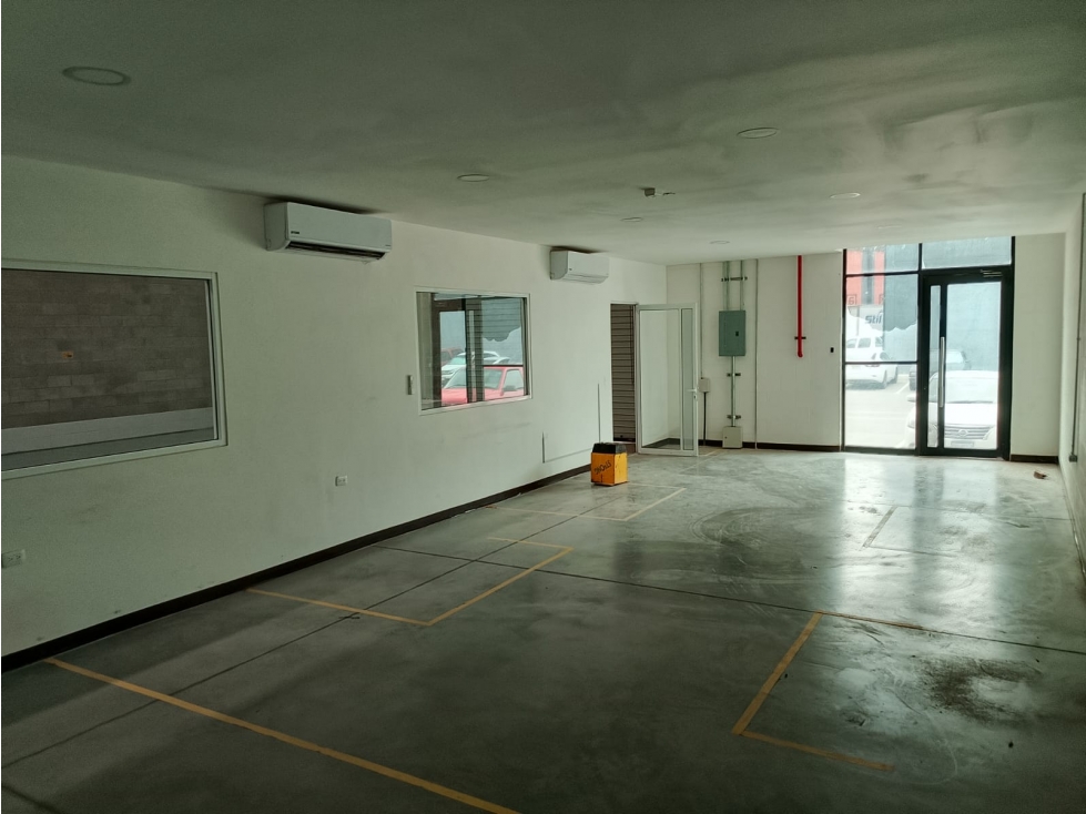 BODEGA EN RENTA DE 834 M2 EN CUATRO SIGLOS CON OFICINA Y ANDEN PROPIO — foto 6