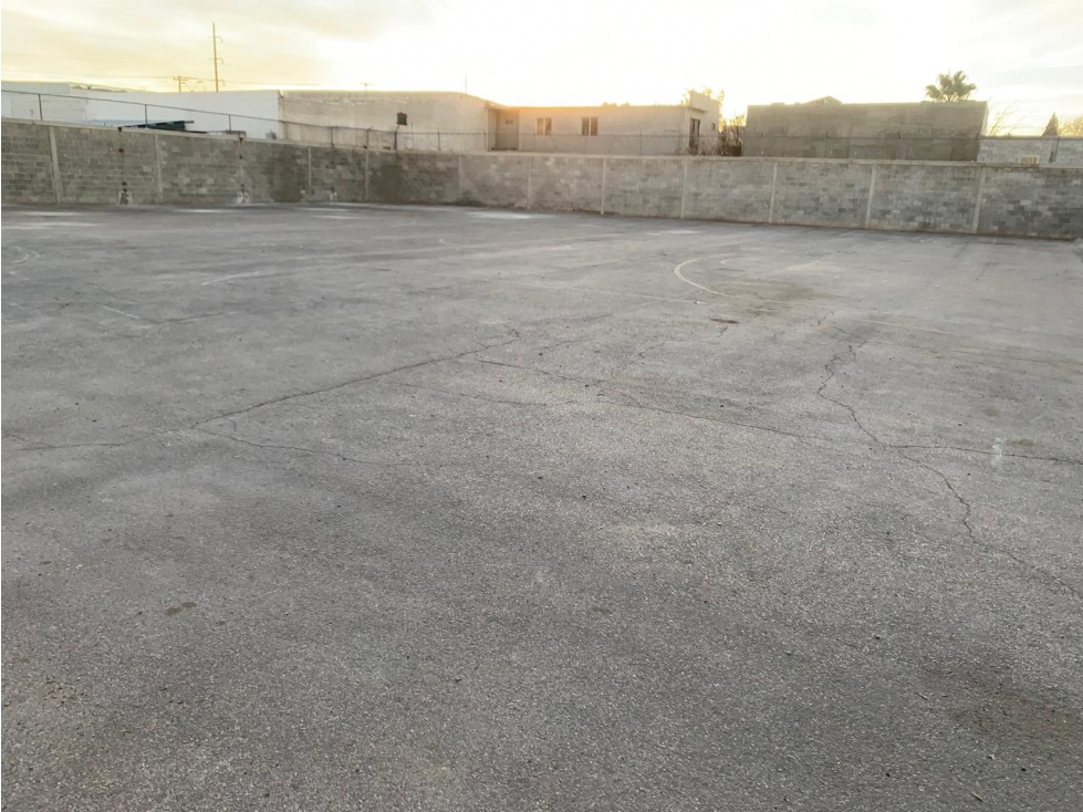 TERRENO EN RENTA DE 1750 M2 ZONA LA CUESTA BARDEADO Y PAVIMENTADO