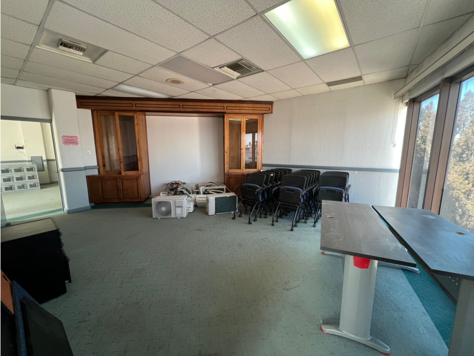 LOCAL EN RENTA DE 145 M2 EN ZONA AV DE LA RAZA EN PLAZA COMERCIAL