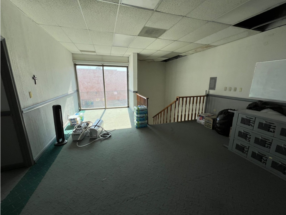 LOCAL EN VENTA DE 145 M2 EN ZONA AV DE LA RAZA EN PLAZA COMERCIAL — foto 6