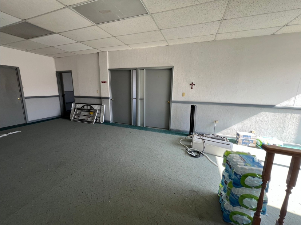 LOCAL EN VENTA DE 145 M2 EN ZONA AV DE LA RAZA EN PLAZA COMERCIAL — foto 5