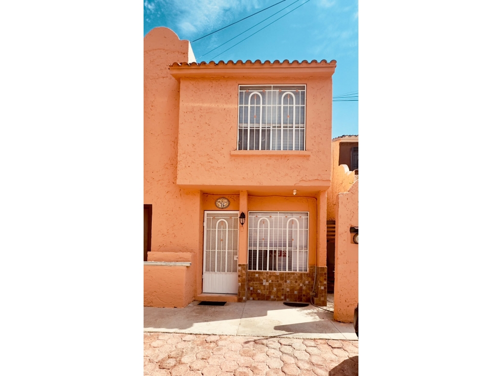 CASA EN RENTA EN FRACCIONAMIENTO PRIVADO - 1