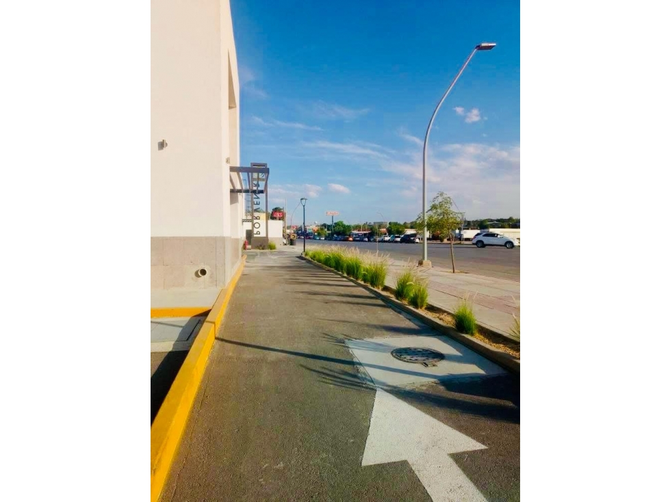 Local con Drive Thru en Porvenir Market Plaza - 4