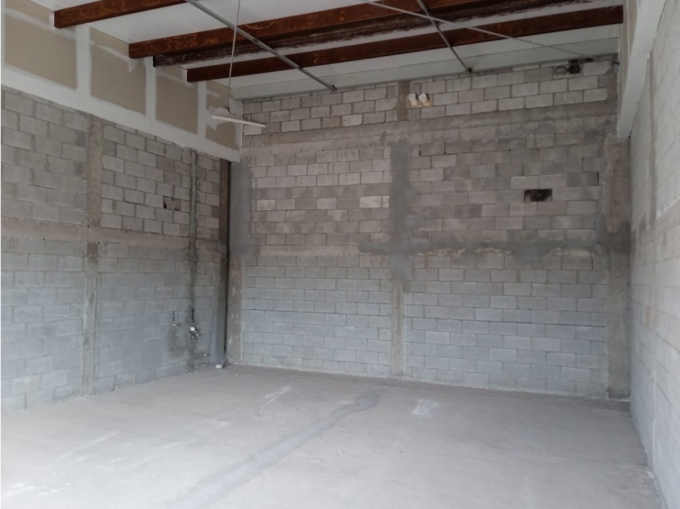 LOCAL EN RENTA DE 60 M2 EN TEOFILO BORUNDA EN OBRA GRIS — foto 3