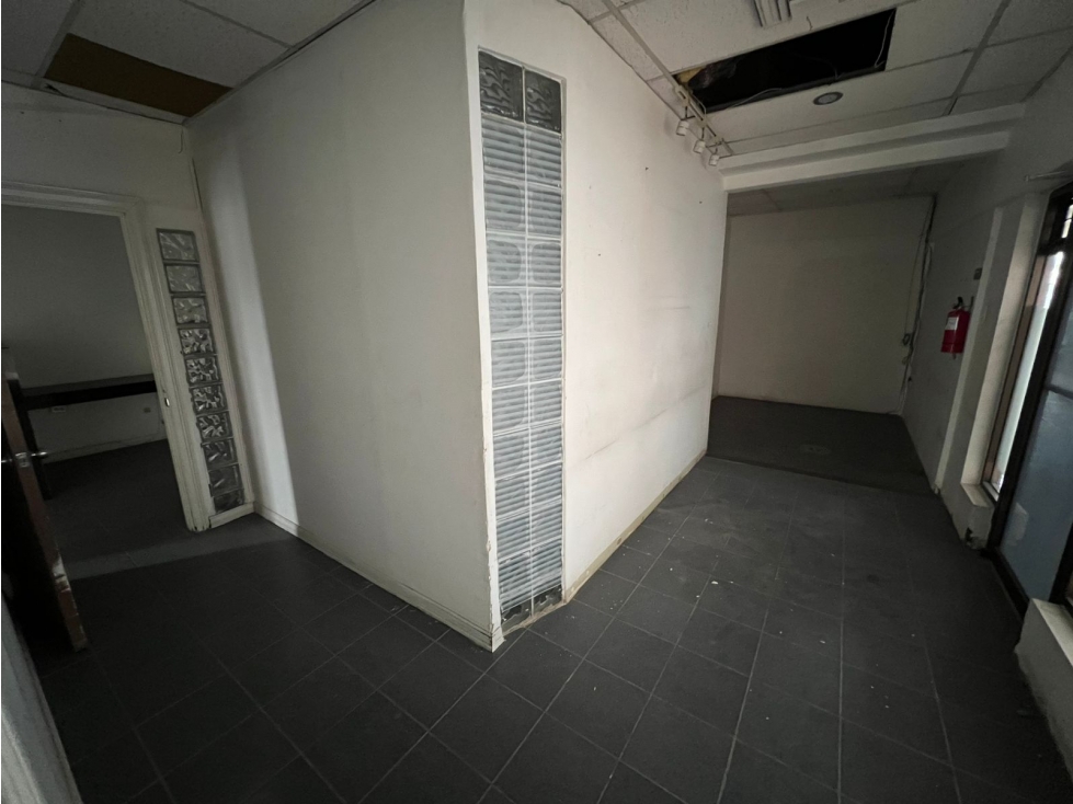 LOCAL EN RENTA DE 85 M2 EN AV DE LA RAZA EN PLANTA BAJA DE LA PLAZA — foto 5