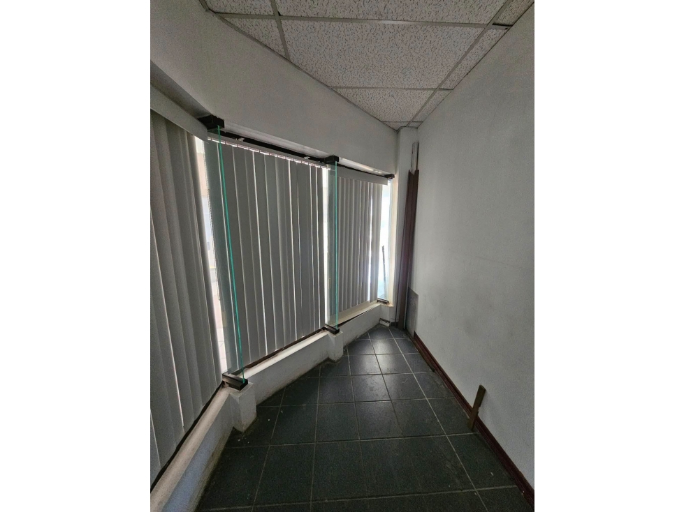 LOCAL COMERCIAL EN RENTA PLAZA GRANDE - 6