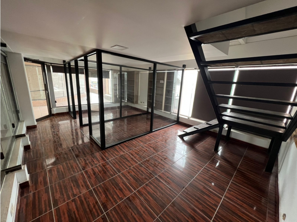 OFICINA EN RENTA DE 65 M2 AV DE LA RAZA EN SEGUNDO PISO CON MEZANINE - 1