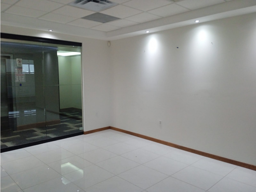 OFICINA EN RENTA DE 208 M2 EN TOMAS FERNANDEZ EN PRIMER PISO - 3