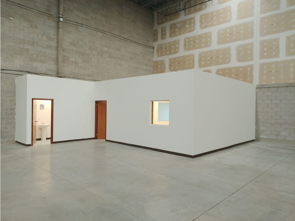 BODEGA EN RENTA DE 700 M2 EN RAMON RAYON CON OFICINA - 6