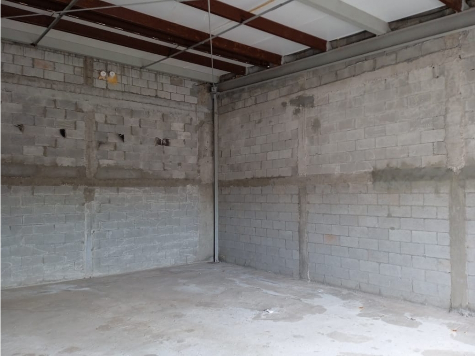 LOCAL EN RENTA DE 60 M2 EN TEOFILO BORUNDA EN OBRA GRIS — foto 4