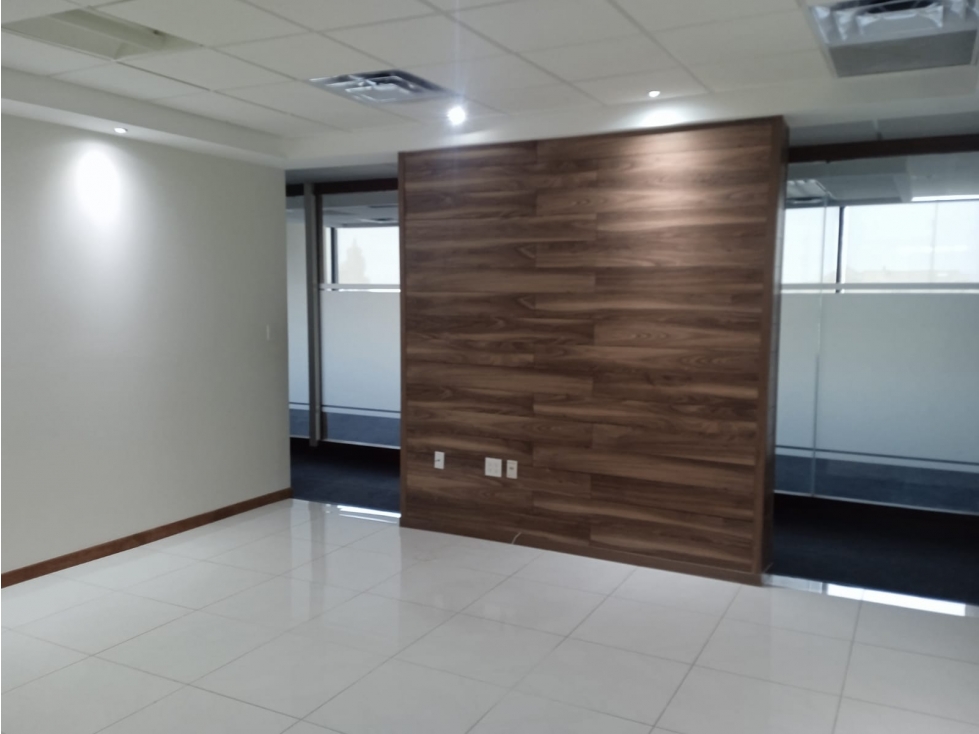 OFICINA EN RENTA DE 208 M2 EN TOMAS FERNANDEZ EN PRIMER PISO - 2