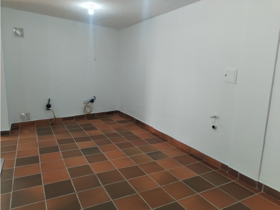 ARRIENDO LOCAL EN ROSALES - FLORIDABLANCA - 4