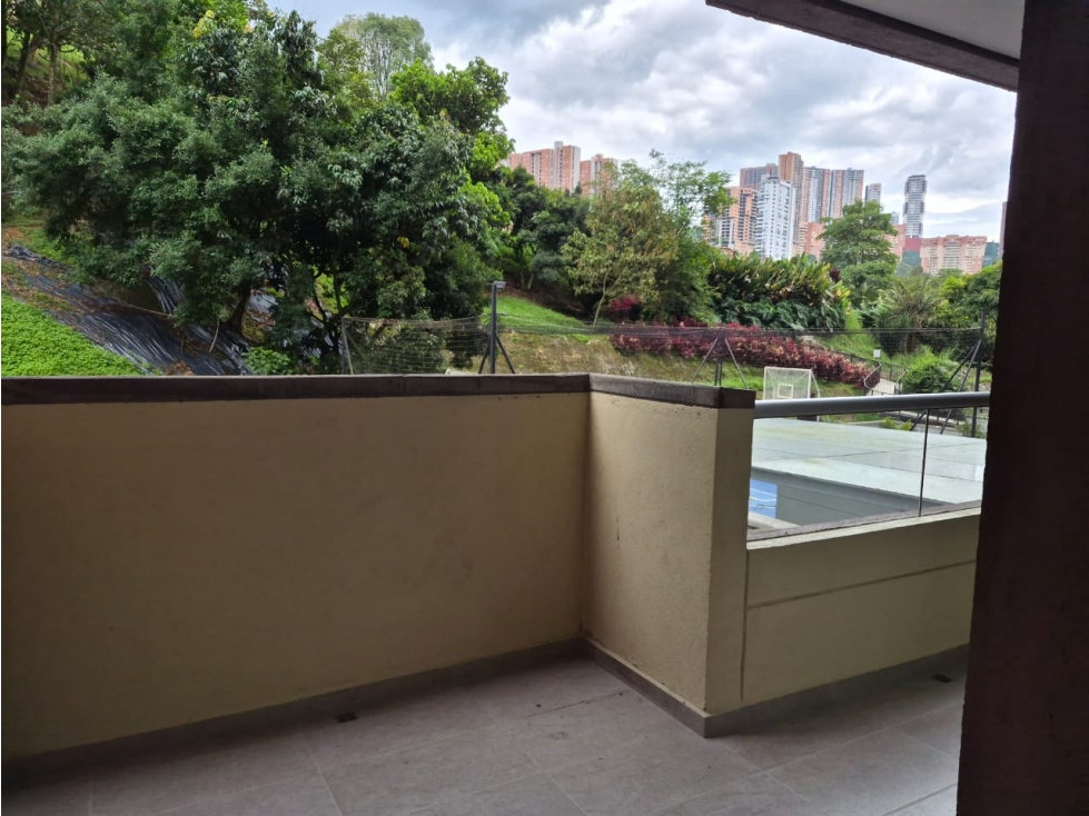 Apartamento en venta en Sabaneta sector Asdesillas — foto 2
