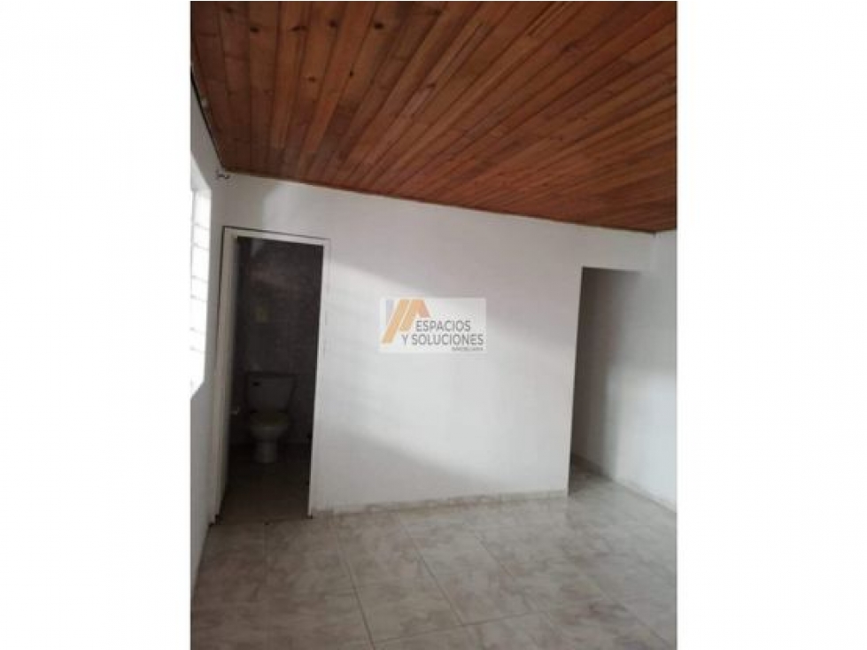 VENTA DE CASALOTE- BARRIO SAN MIGUEL PARA CONSTRUIR O REMODELAR — foto 4