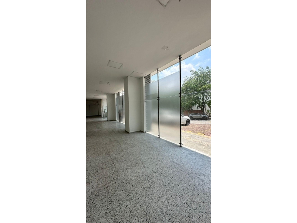 ARRIENDO LOCAL EN CONDOMINIO RESERVA CAÑAVERAL - FLORIDABLANCA - 2