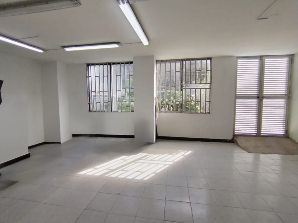 Oficina Sector Avenida Nutibara en Arriendo — foto 2