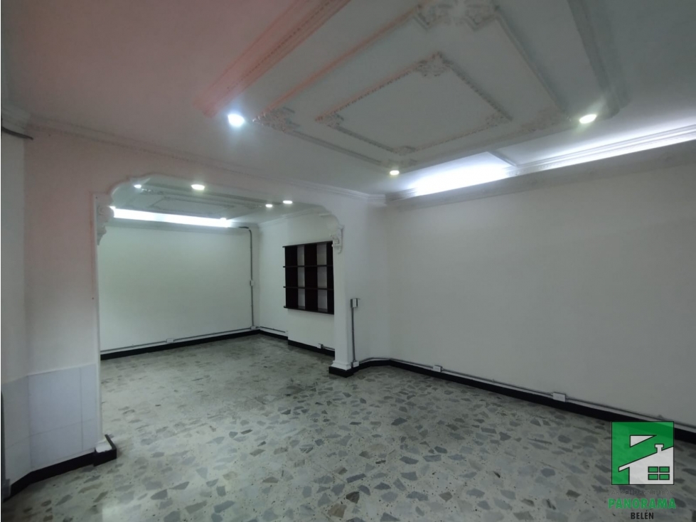 Local en arriendo sector laureles primer piso — foto 2