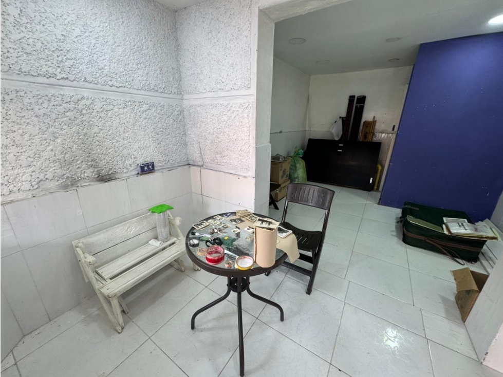 Local comercial en sector de Belén san bernardo primer piso — foto 2