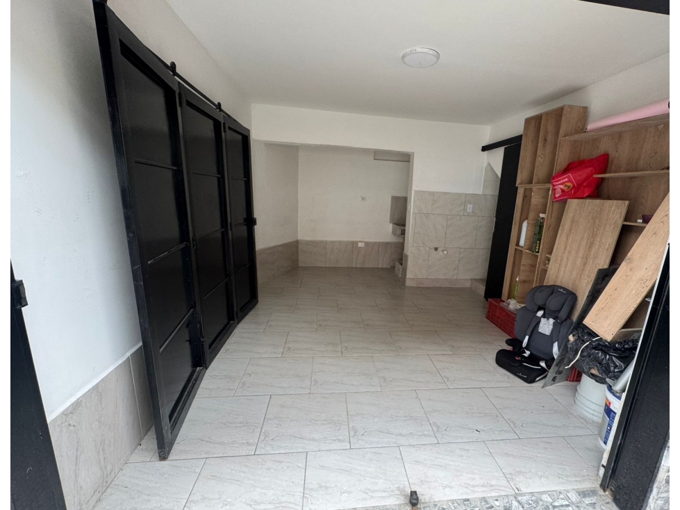 Se arrienda Local comercial en el sector Barrio Trinidad primer piso