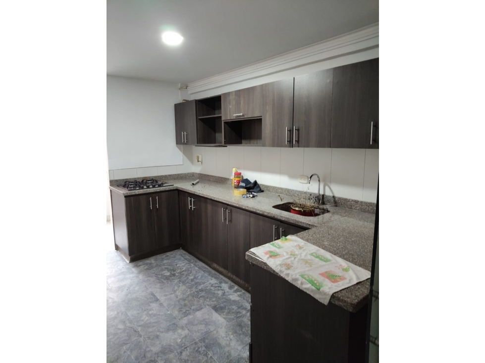 Se vende apartamento ubicado en el Sector de Laureles segundo piso