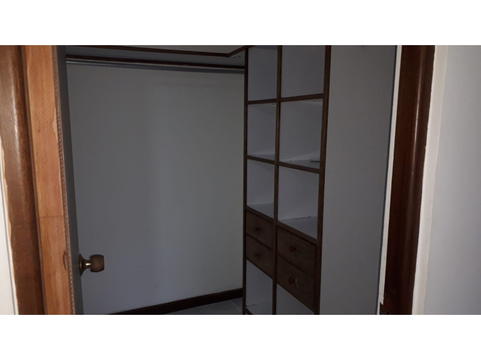Se vende hermoso apartamento ubicado en laureles 4to piso — foto 4