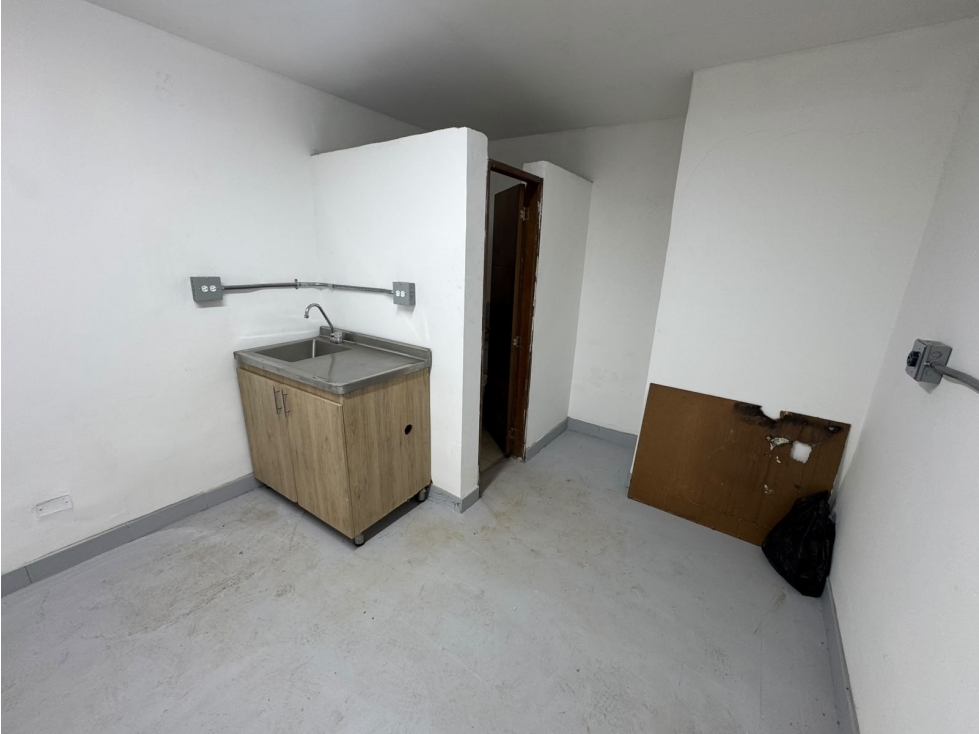 Se arrienda Local Comercial primer piso Barrio antioquia